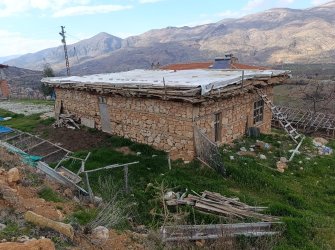 HADİM BADEMLİ’DE ARSA İÇİNDE 2 KATLI EV – UYGUN FİYATLI FIRSAT!